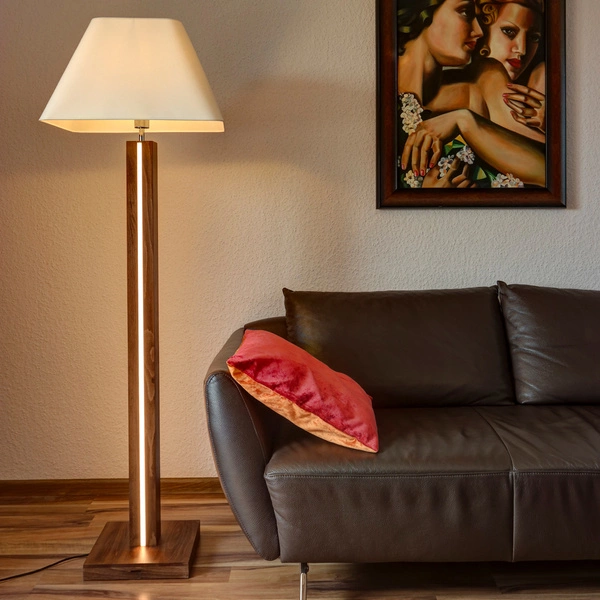 Poczwórna lampa podłogowa 1xE27 maks. 60W 2xLED 24V zintegrowana 3350lm 3000K 36W drewno bukowe orzechowe/czarny kabel z tkaniny/biały klosz z tkaniny 6451976