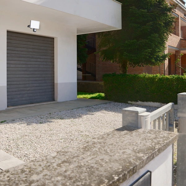 Naświetlacz LED 20W, PIR, 2000lm, 5000K, EKN9018