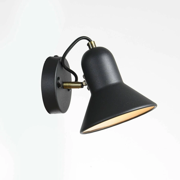 Czarny kinkiet ASTAMA w nowoczesnym stylu