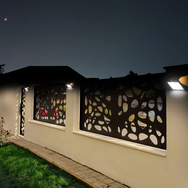 Lampa solarna BUTTERFLY czarna 3,2W barwa neutralna 4000K z czujnikiem ruchu i zmierzchu EKO8824