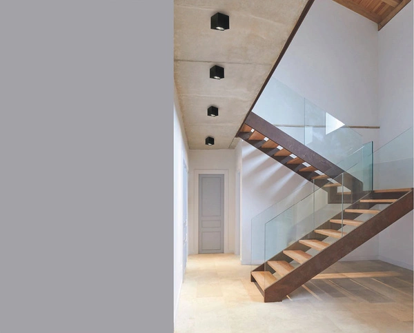 Orlicki Design Cardi I Nero / Ufo Cromo OR81947