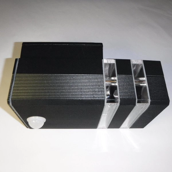 Elewacyjna Lampa RIO SENSOR z czujnikiem ruchu 7017