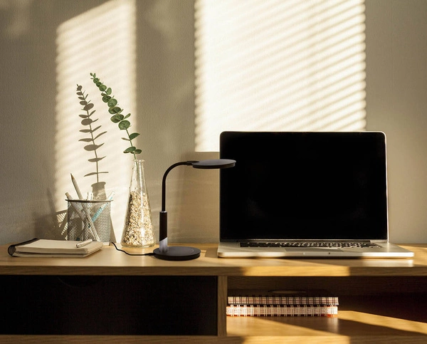 Lampka biurkowa K-BL1237 CZARNY z serii DINO