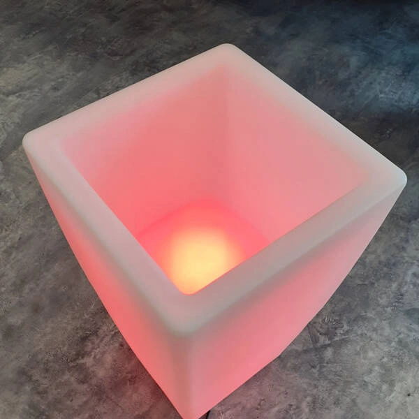 Nowoczesna donica LED z pilotem! wys. 50 cm. IP44 | Biała