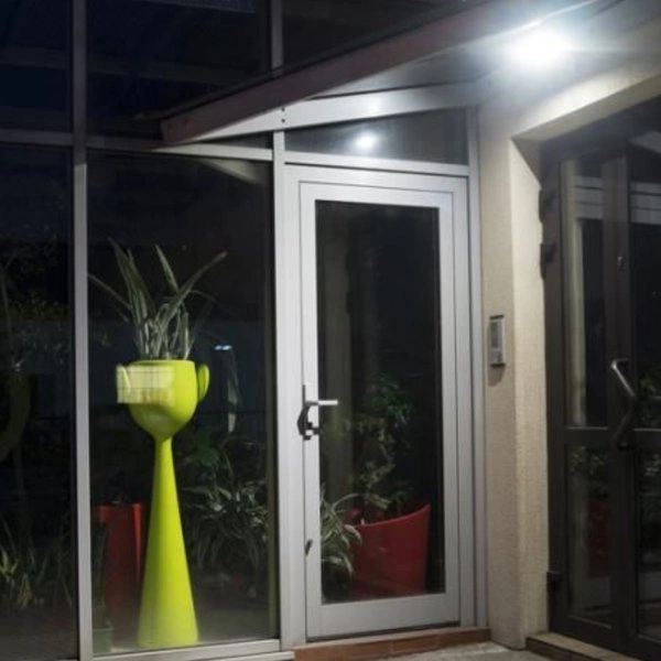 Kinkiet zewnętrzny nad wejście do budynku LED 9W Eggo 6160 | srebrny