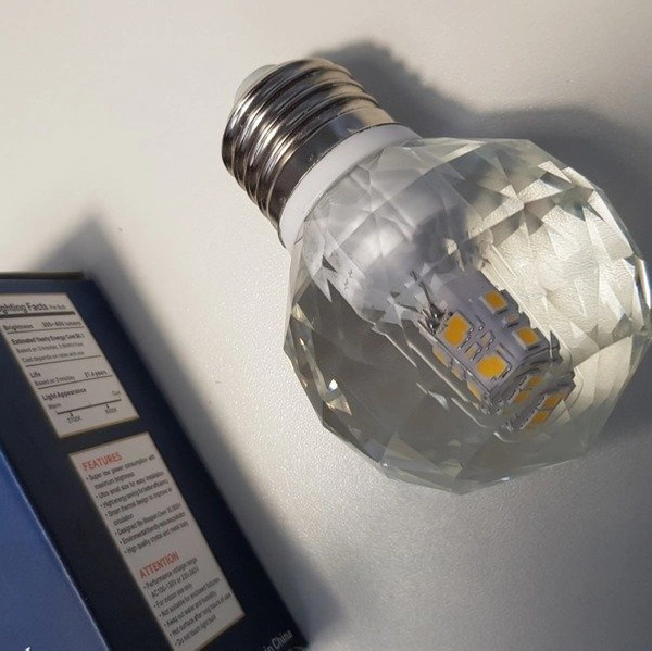 Żarówka LED E27 4,3W neutralna 4000K ozdobna kryształowa kulka