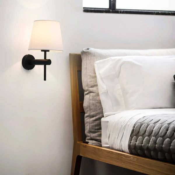 Czarny kinkiet TIVOLI z białym abażurem w nowoczesnym stylu