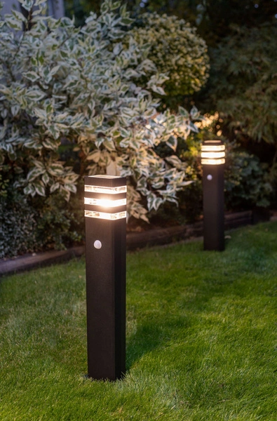 Słupek zewnętrzny z czujnikiem RIO SENSOR czarny 65cm 9097