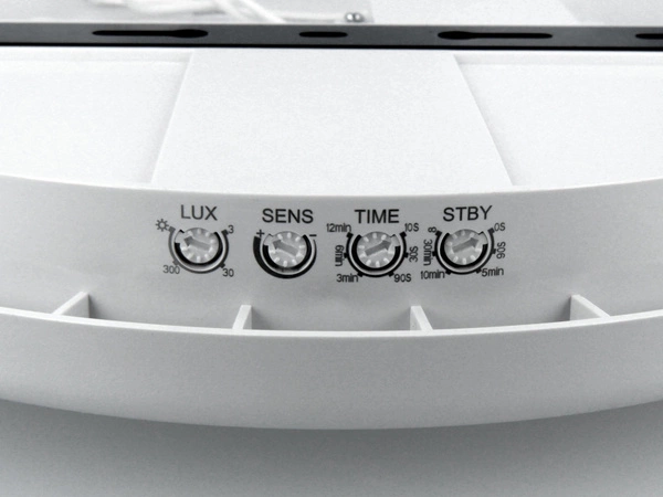 Plafon LUNAR 22W 1870lm 4000K neutralna IP65 czujnik ruchu i zmierzchu