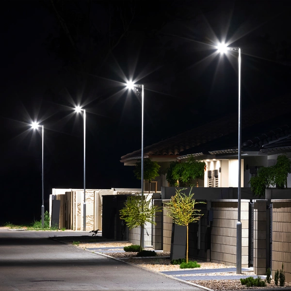 Latarnia solarna Via, czarna, 50W LED, barwa zimna 6000K, 500lm, EKO9093