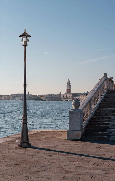 Lampa ogrodowa stojąca K-7064A/1 CZARNY/ZŁOTY z serii STANDARD