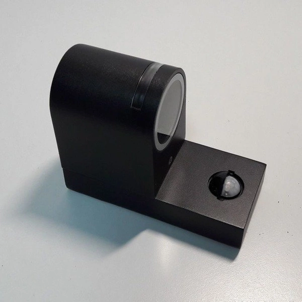 Lampa elewacyjna z czujnikiem nad drzwi QUAZAR 13 CZARNA