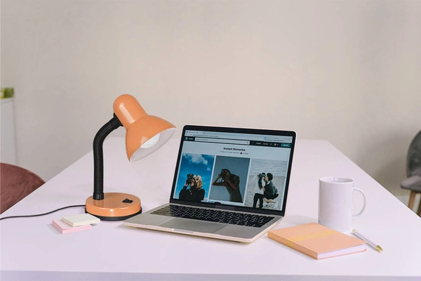 Lampka biurkowa K-MT-203 POMARAŃCZOWY z serii CARIBA