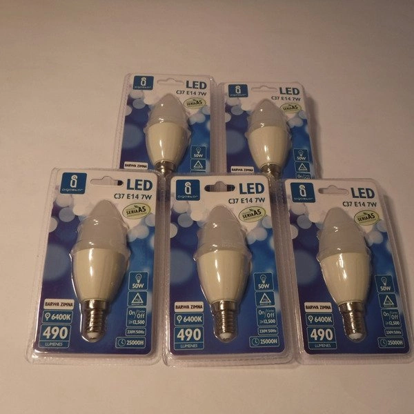 Żarówka LED E14 7W zimna 6400K świeczka C37