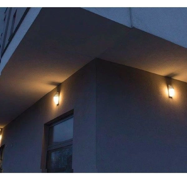 Lampa na elewację lub nad drzwi CITY 1836 srebrna AL