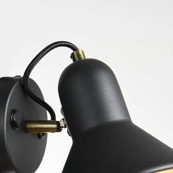 Czarny kinkiet ASTAMA w nowoczesnym stylu