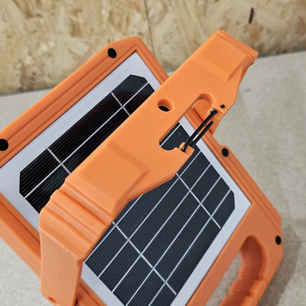 Lampa solarna budowlana warsztatowa na biwak NOCTIS SOLARIS TECHNIC 10W CW IP54 + power bank