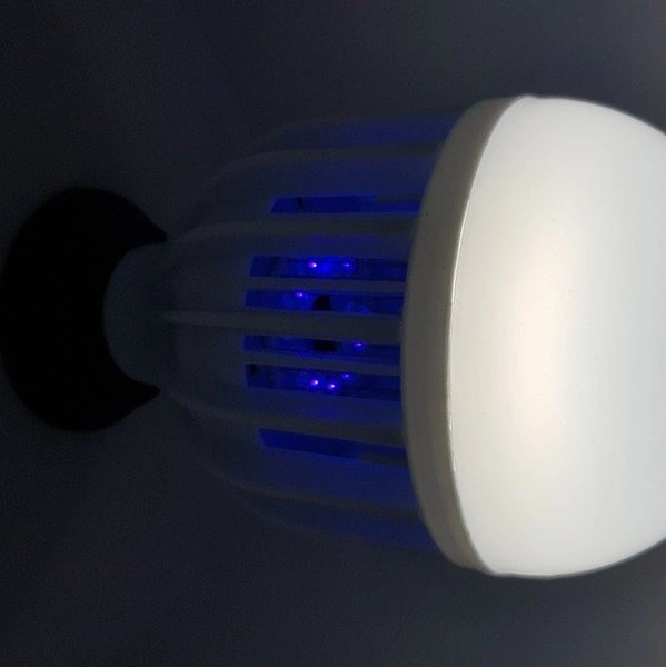 Żarówka owadobójcza LED E27 8W na komary i muchy