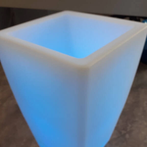 Nowoczesna donica LED z pilotem! wys. 75 cm. IP44 | Biała