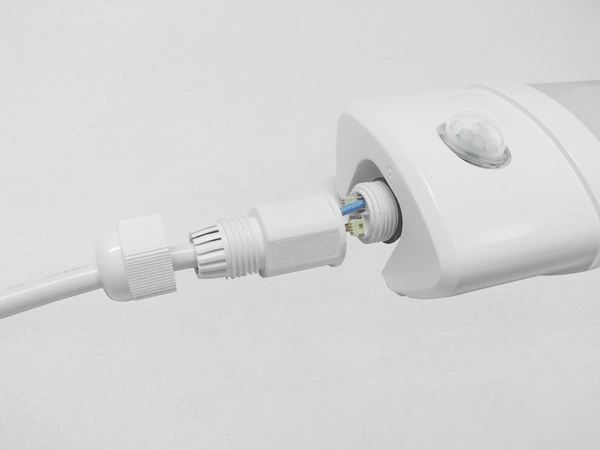 Liniowa lampa hermetyczna z czujnikiem ruchu TRI-PROOF 30W 4000K 65cm PIR