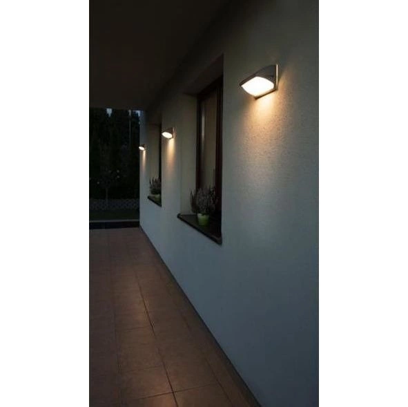 Lampa elewacyjna NELLY srebrna