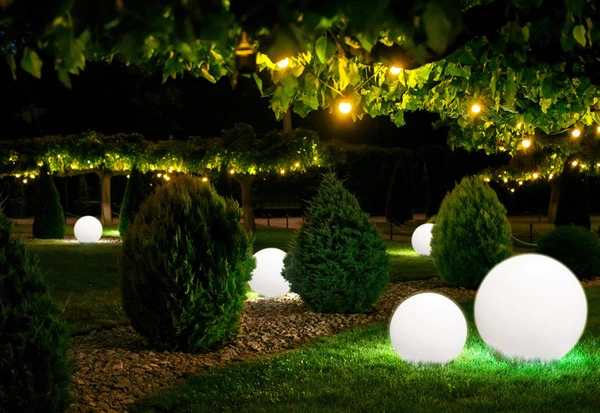 Świecąca kula ogrodowa CUMULUS M śr. 45cm 6977