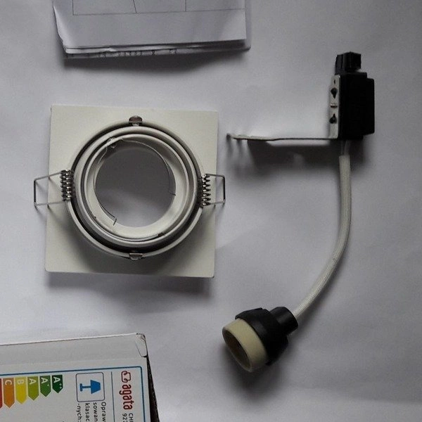 Białe oczko kwadrat CHUCK DL biały GU10