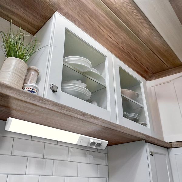 Lampa Podszafkowa Dual 18W 4000K + Gniazda 230V