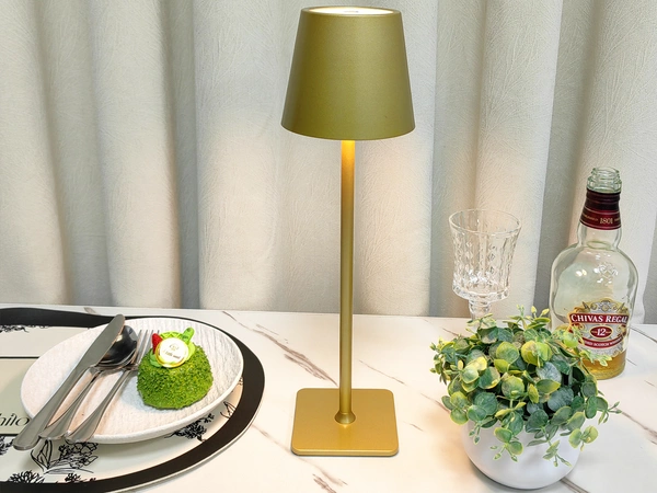 Lampa stołowa TAZA 3,5W 400lm CCT IP54 złota 2x2000mAh 4in1 LITE