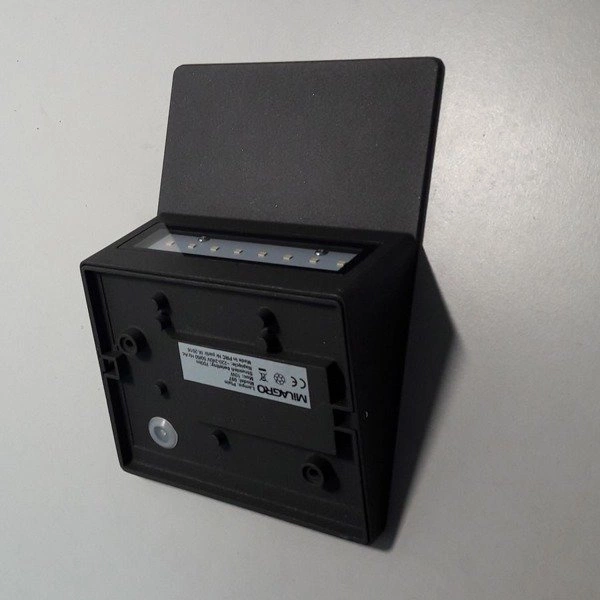 Zewnętrzny kinkiet LED PLAIN na fasadę 097